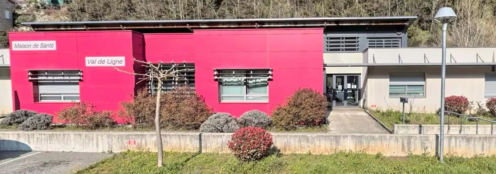 La façade de la Maison de santé Val de Ligne, à Largentière
